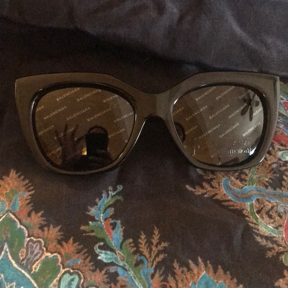 BALENCIAGA sunglasses